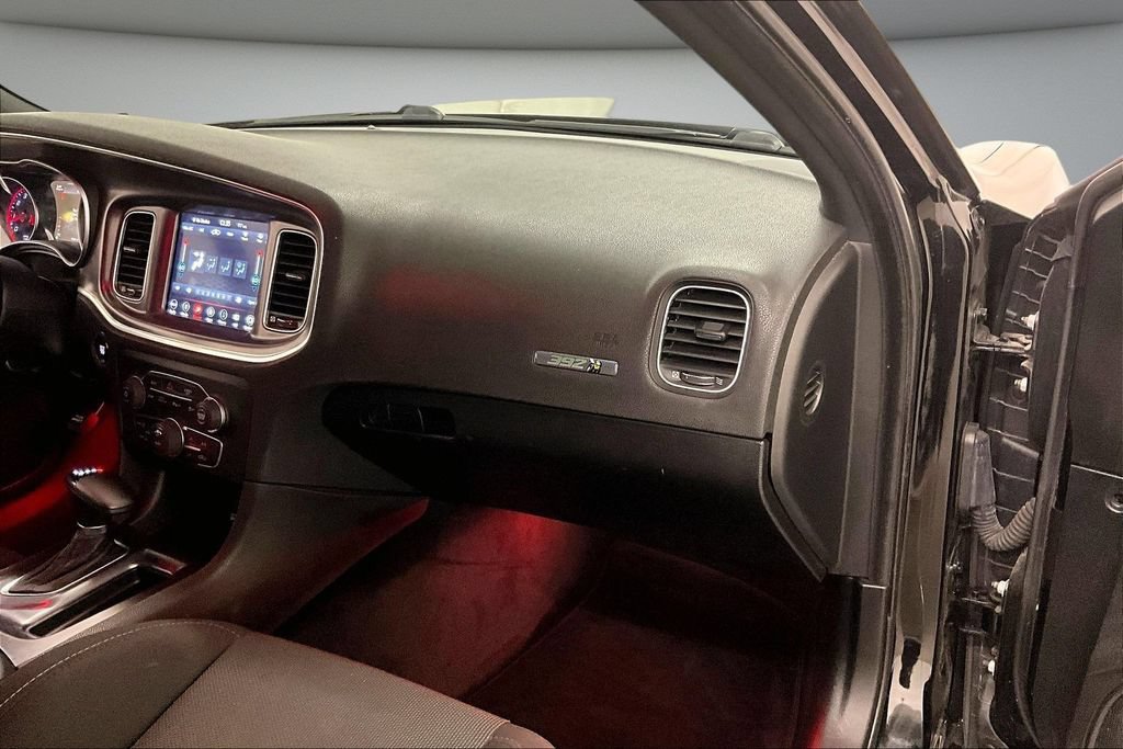 Used 2018 Dodge Charger R/T Scat Pack RWD image 26