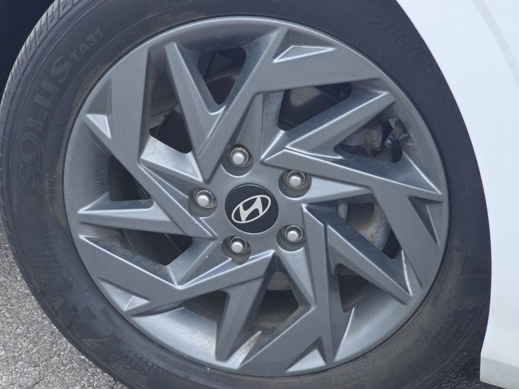 Used 2024 Hyundai Elantra SEL FWD image 9