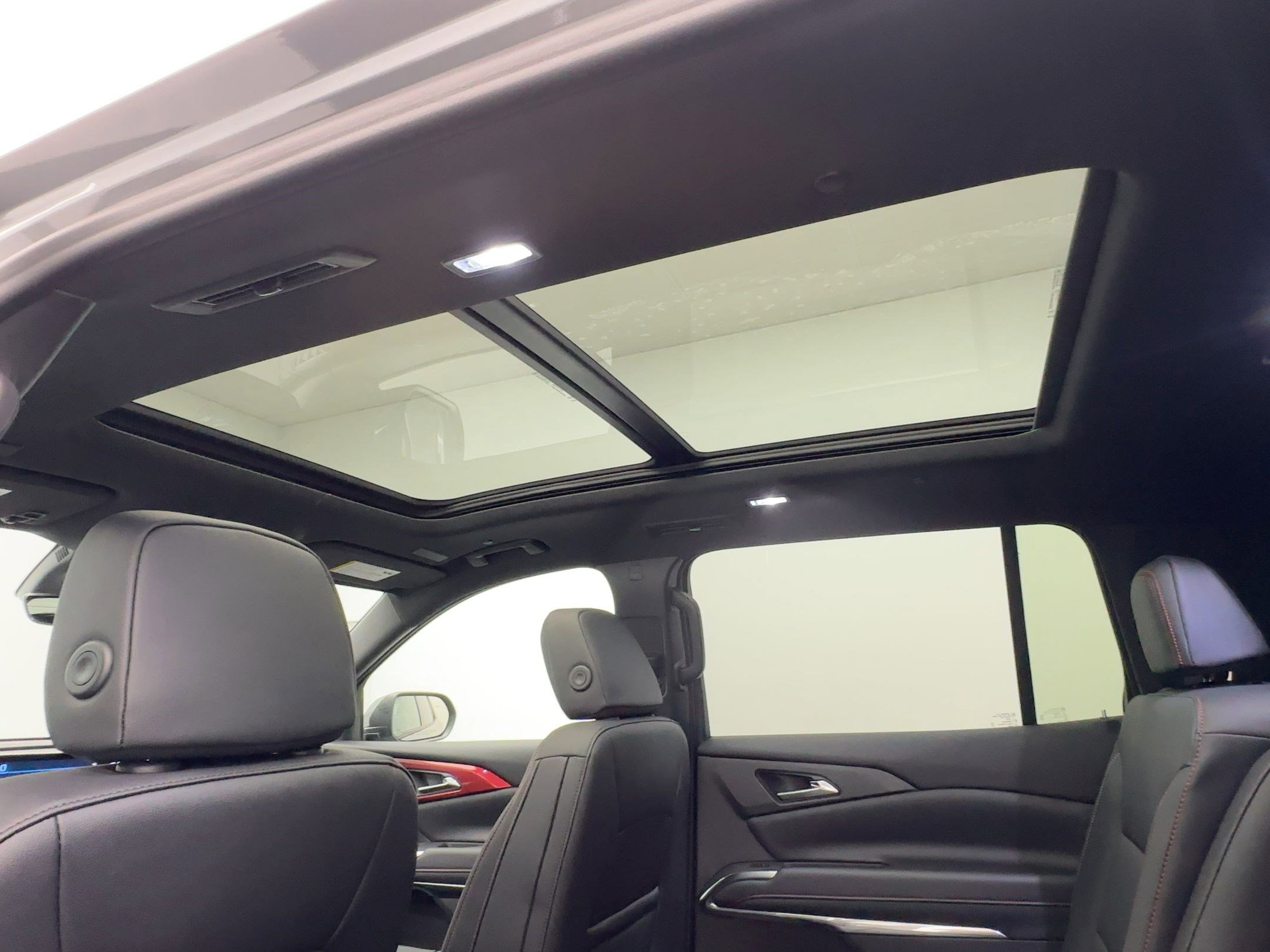 New 2026 Chevrolet Traverse Z71 w/ Driver Confidence Package image 14