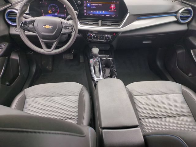 Used 2025 Chevrolet Trax LT FWD image 18
