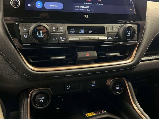 Used 2025 Toyota Grand Highlander AWD Hybrid image 29