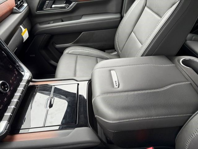 Certified 2025 GMC Yukon XL Denali AWD/4WD image 24
