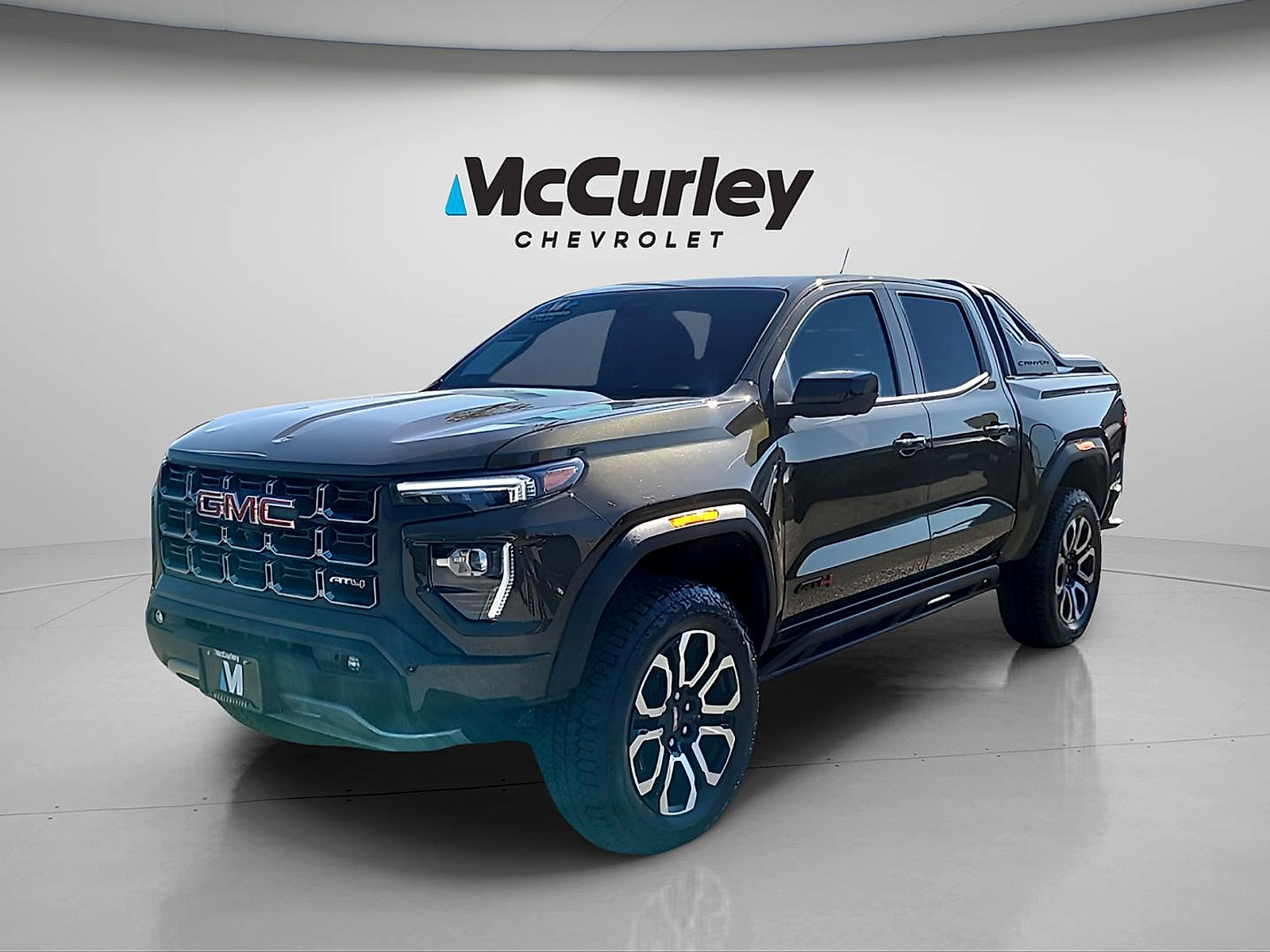 Used 2025 GMC Canyon AT4 w/ Nightfall Edition AWD/4WD image 3