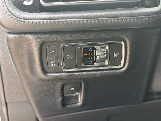 Used 2022 Lincoln Nautilus Reserve w/ Equipment Group 201A image 16