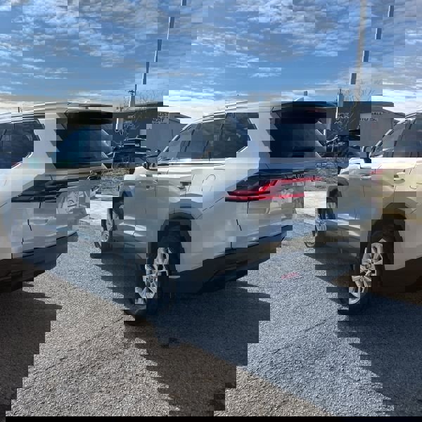 Used 2025 Toyota Grand Highlander FWD image 4