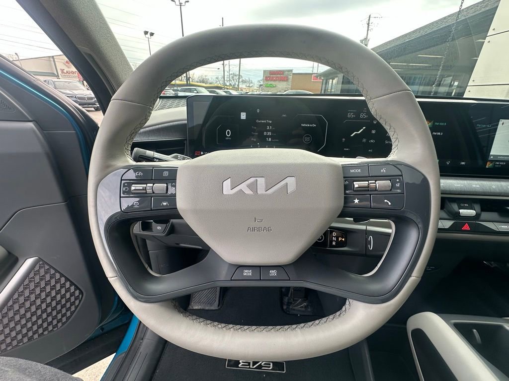 Used 2025 Kia EV9 Wind image 26