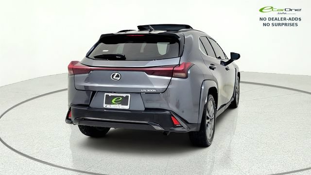 Used 2025 Lexus UX 300h FWD image 8