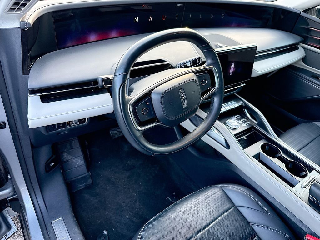 Used 2024 Lincoln Nautilus Reserve AWD/4WD image 10