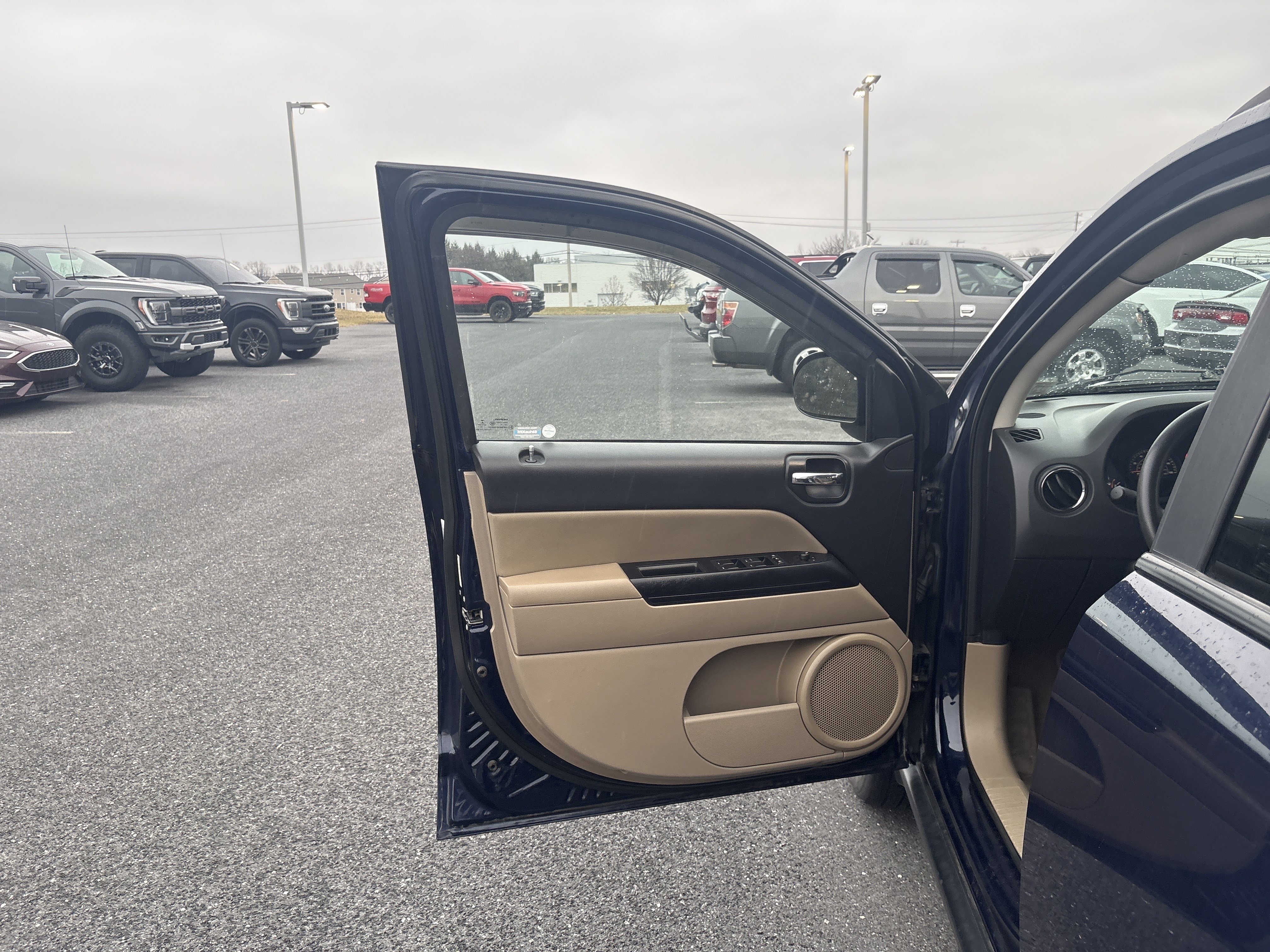 Used 2016 Jeep Compass Sport w/ Power Value Group image 15