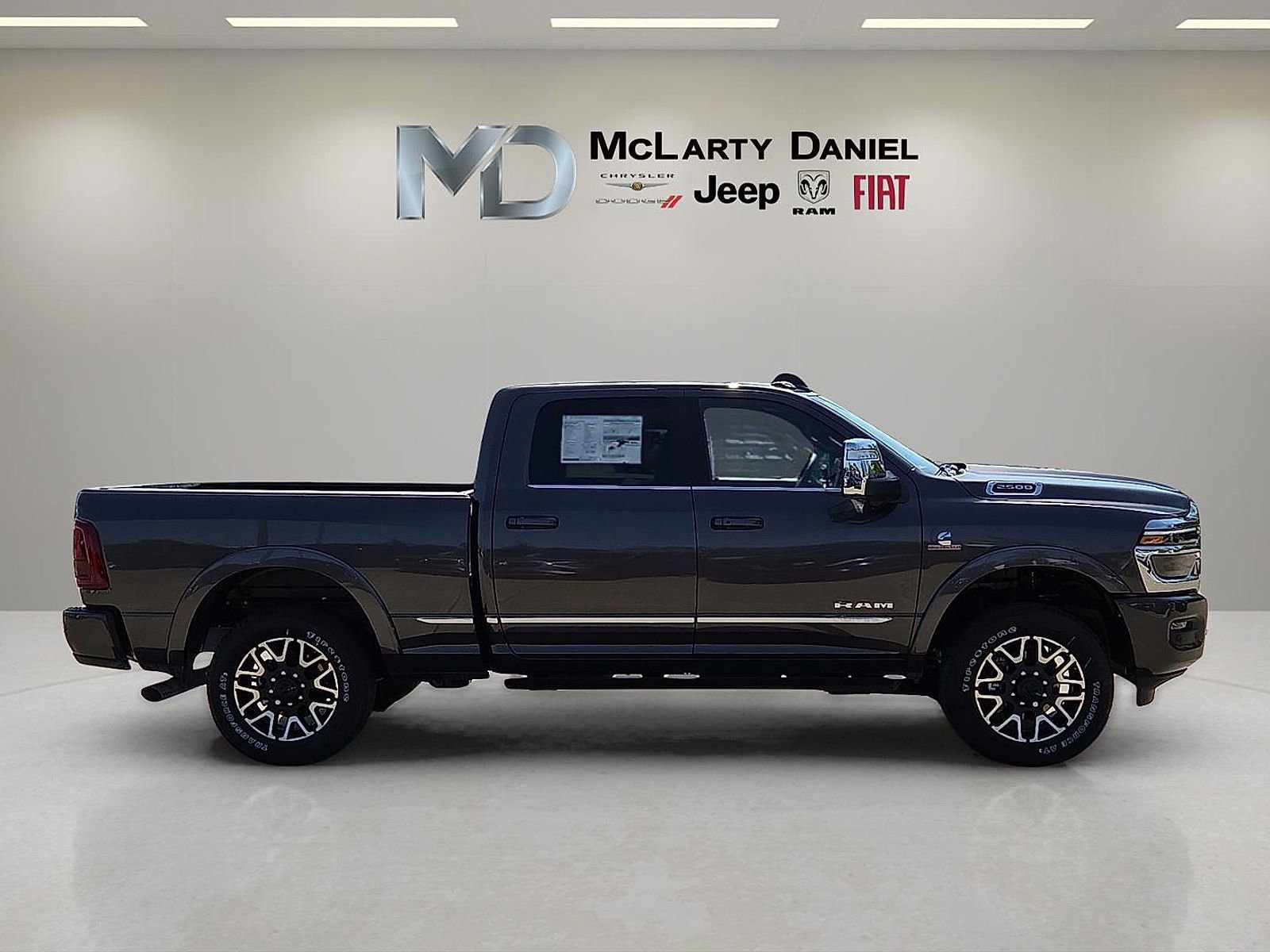 Used 2025 RAM 2500 Limited AWD/4WD image 6