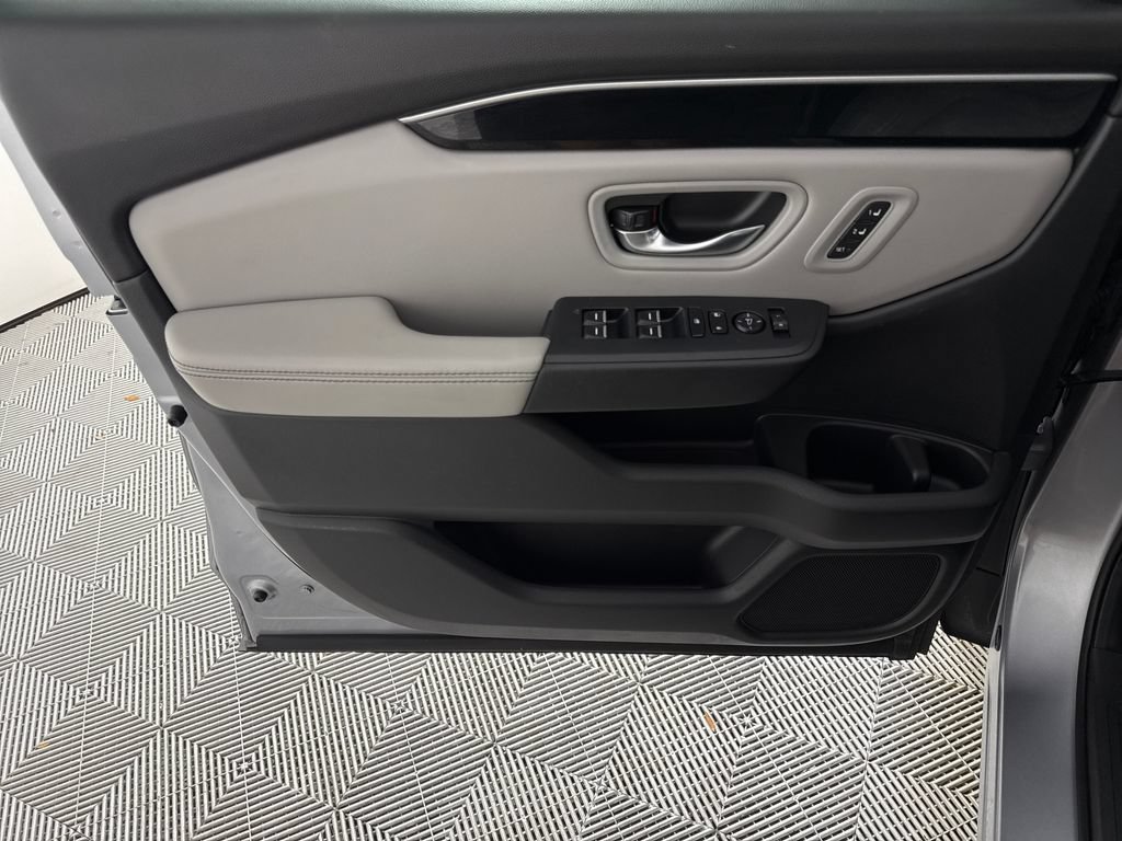 Used 2024 Honda Pilot EX-L image 9