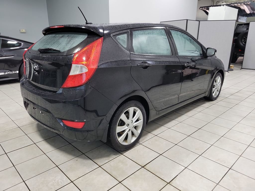 Used 2013 Hyundai Accent SE image 15