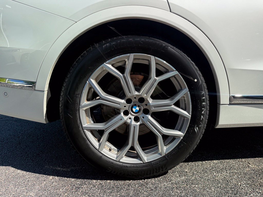 Used 2022 BMW X7 xDrive40i w/ Premium Package AWD/4WD image 30