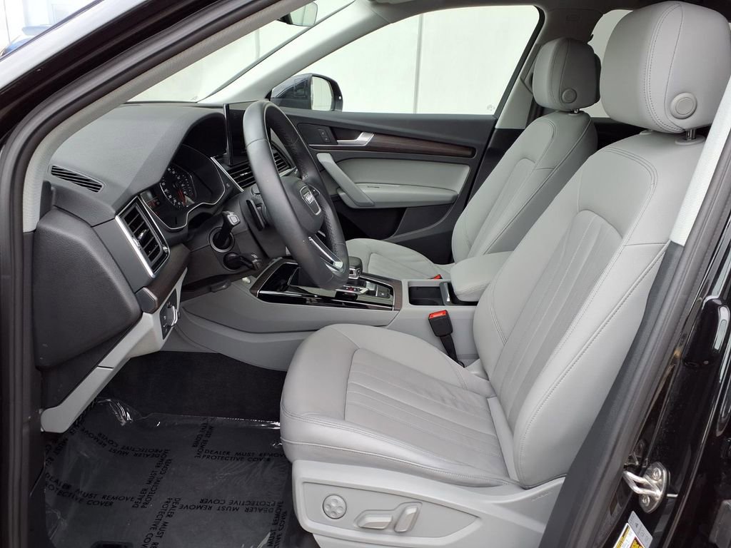 Used 2022 Audi Q5 2.0T Premium w/ Convenience Package AWD/4WD image 7