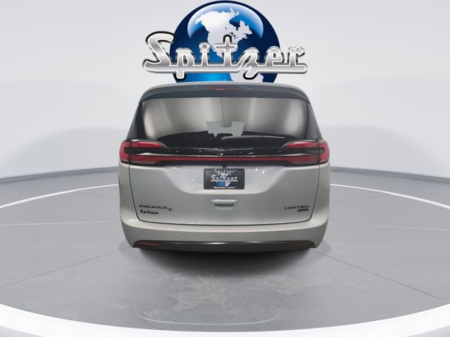 New 2026 Chrysler Pacifica Limited image 8