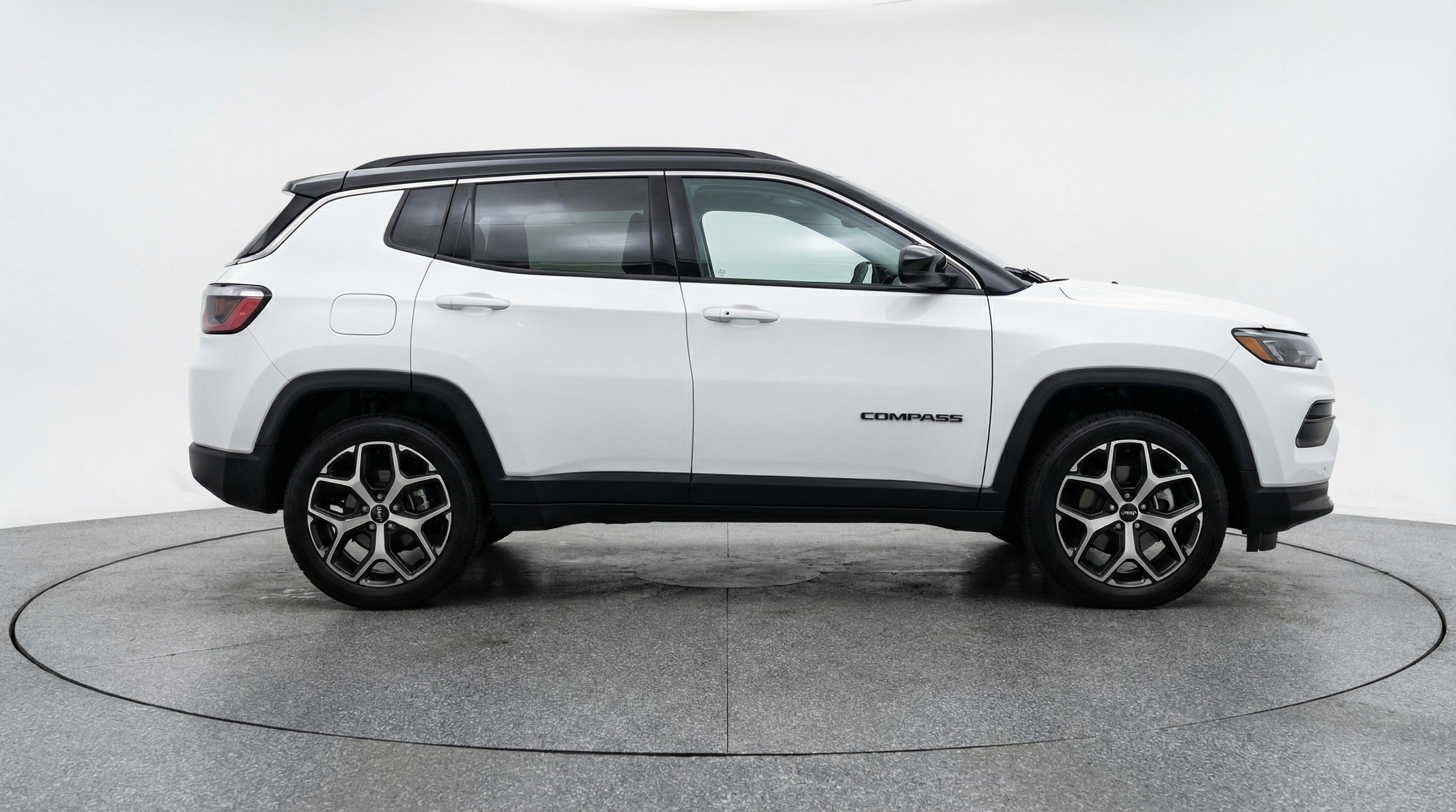 Used 2025 Jeep Compass Limited AWD/4WD image 11