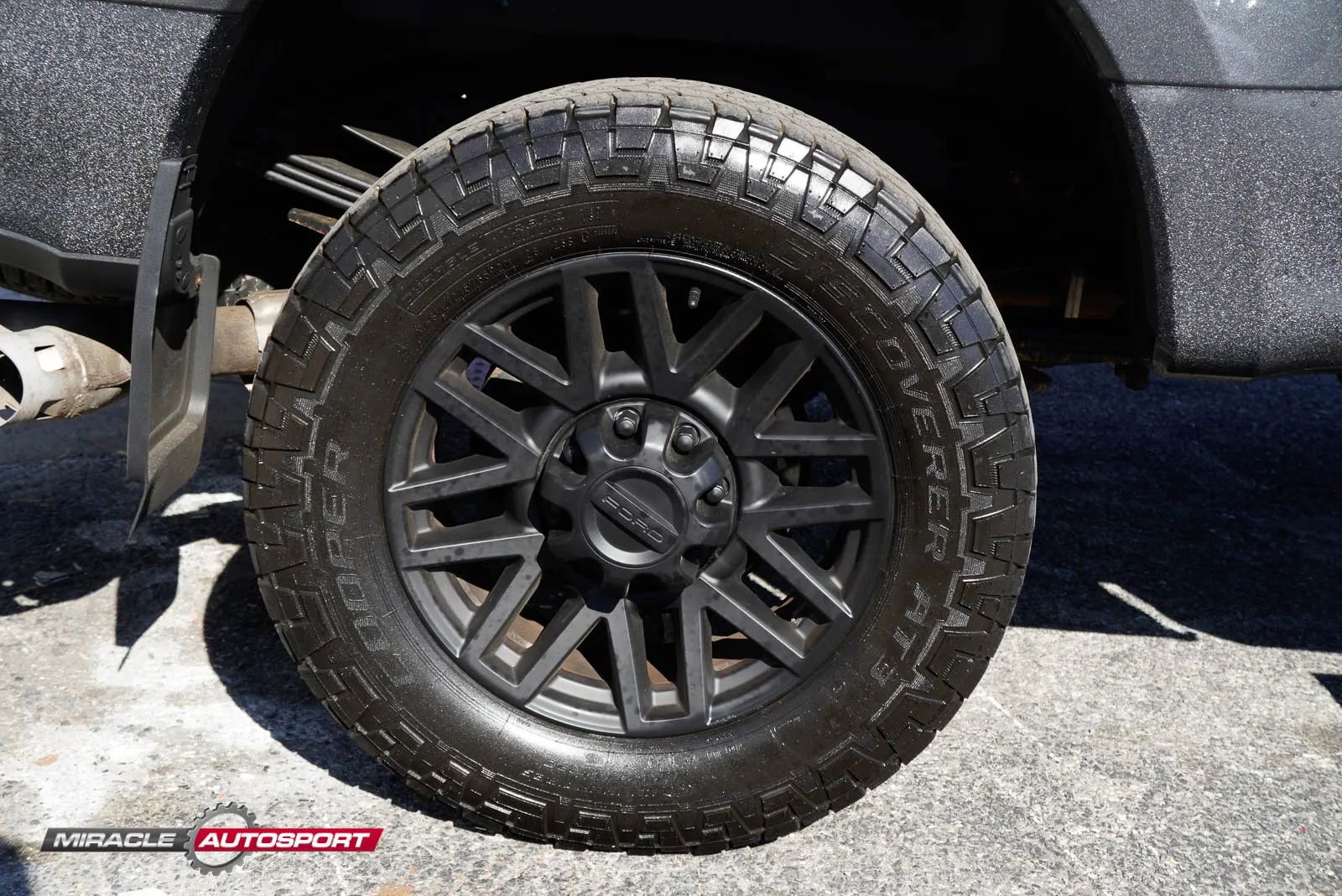 Used 2020 Ford F350 Lariat image 12