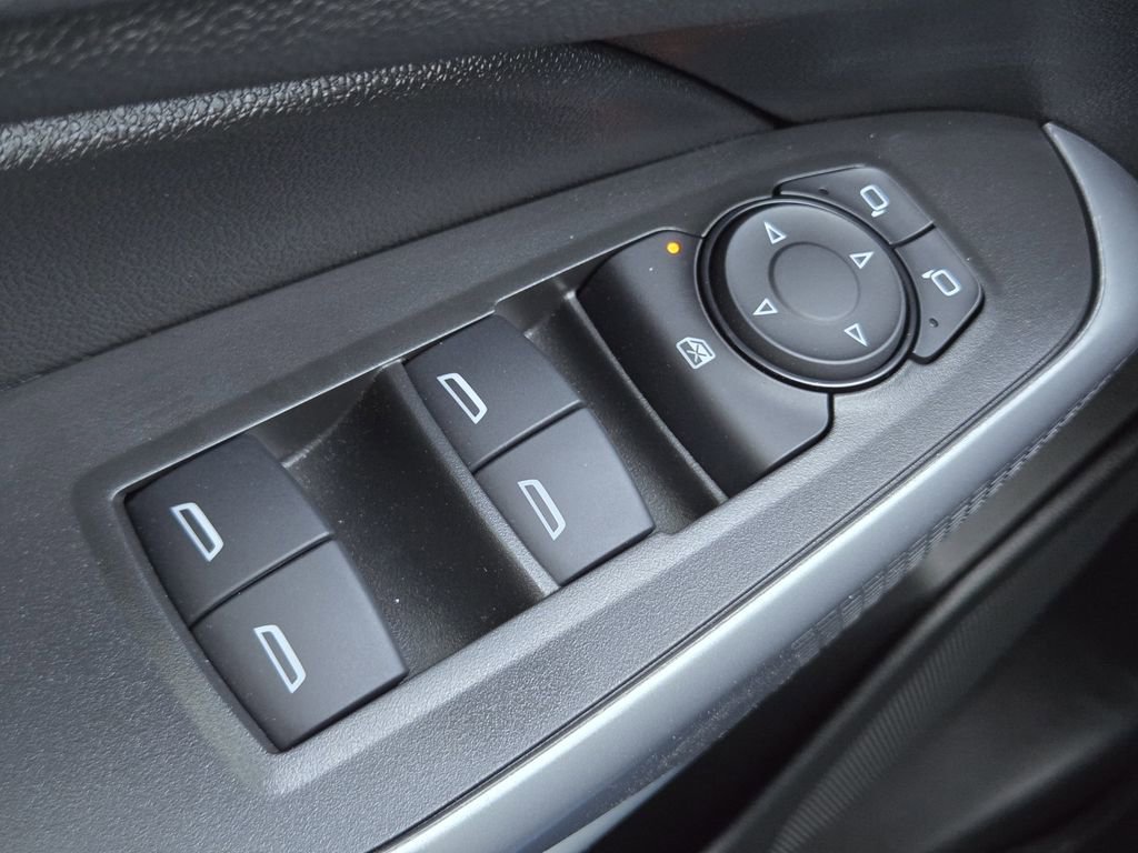 Used 2025 Chevrolet Trax RS w/ Sunroof Package image 30