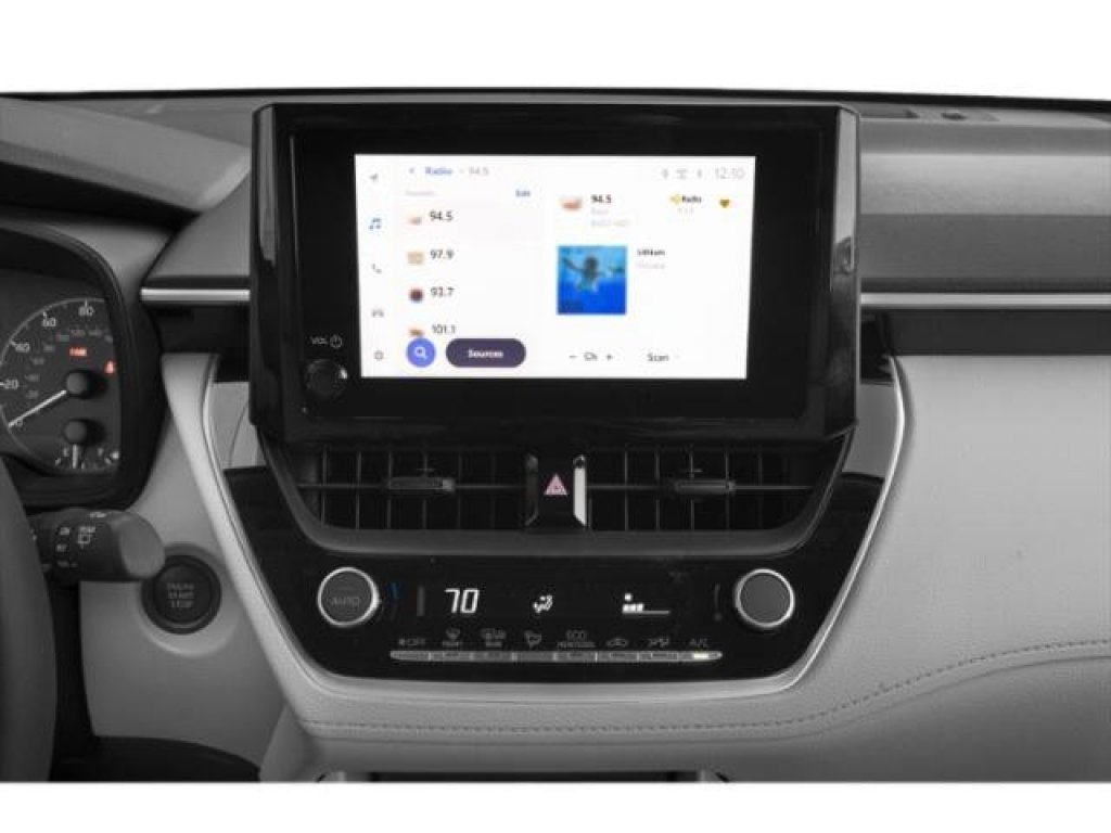 Used 2024 Toyota Corolla Cross LE image 16