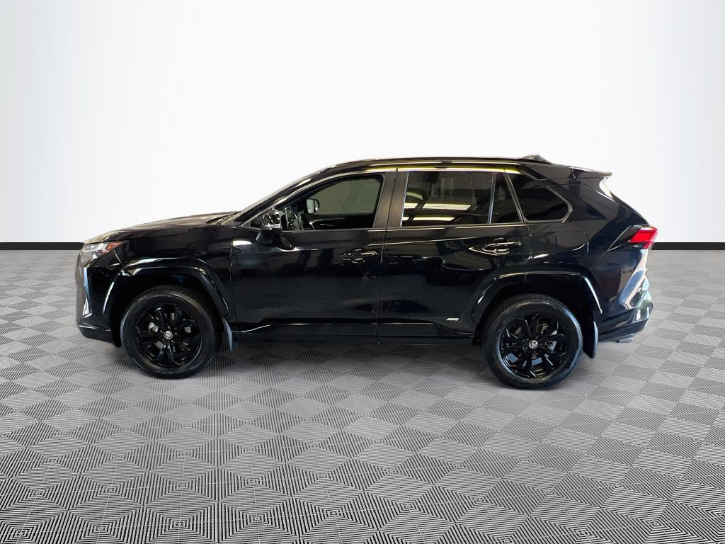 Used 2022 Toyota RAV4 SE w/ Convenience Package AWD/4WD image 4