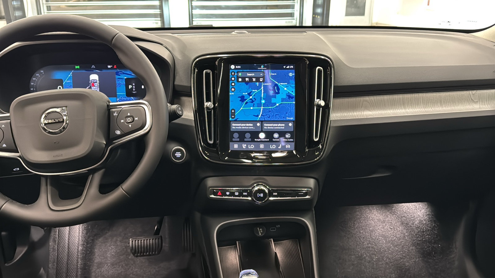 New 2026 Volvo XC40 B5 Plus w/ Protection Package Premier AWD/4WD image 11