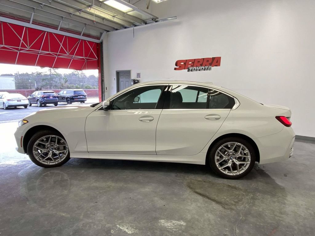 Used 2025 BMW 330i xDrive Sedan w/ Convenience Package AWD/4WD image 4