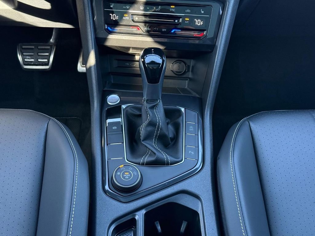 Certified 2024 Volkswagen Tiguan SE R-Line image 13