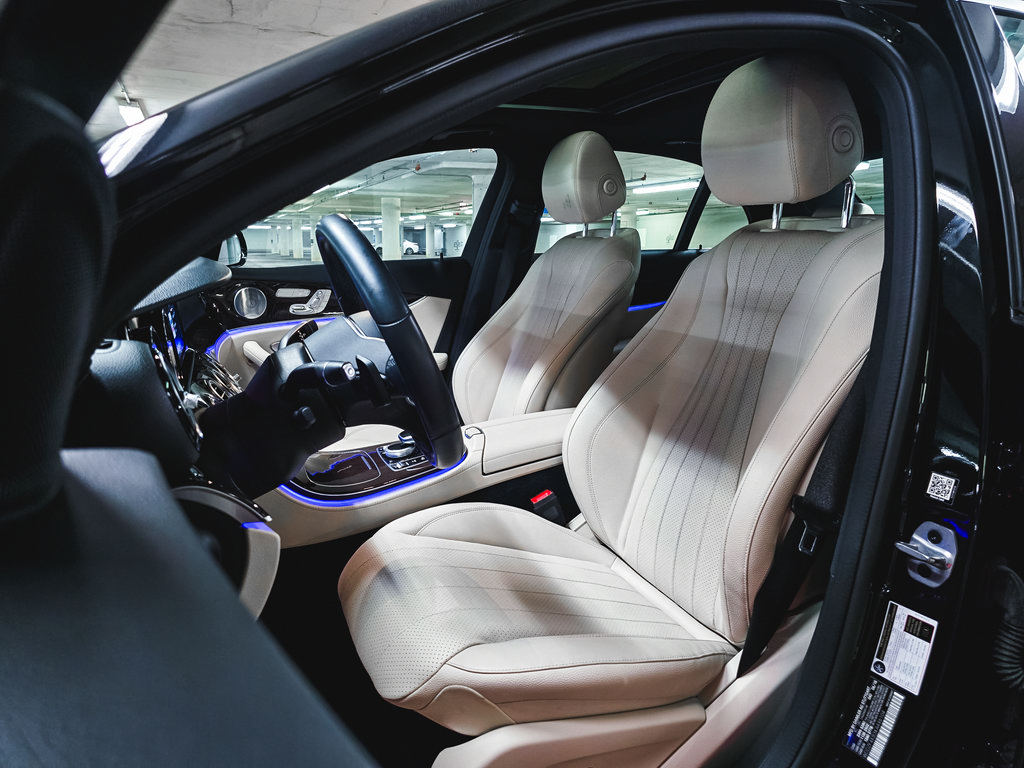 Used 2019 Mercedes-Benz E 300 4MATIC image 18