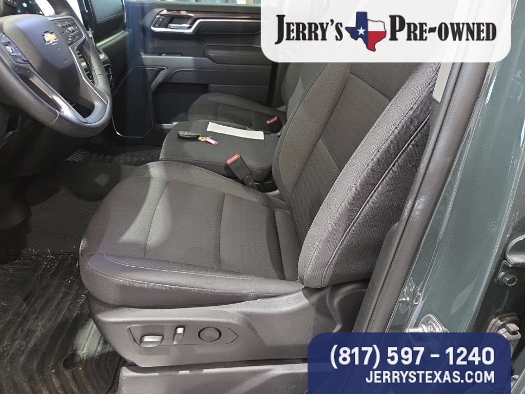 Used 2025 Chevrolet Silverado 1500 LT RWD image 7