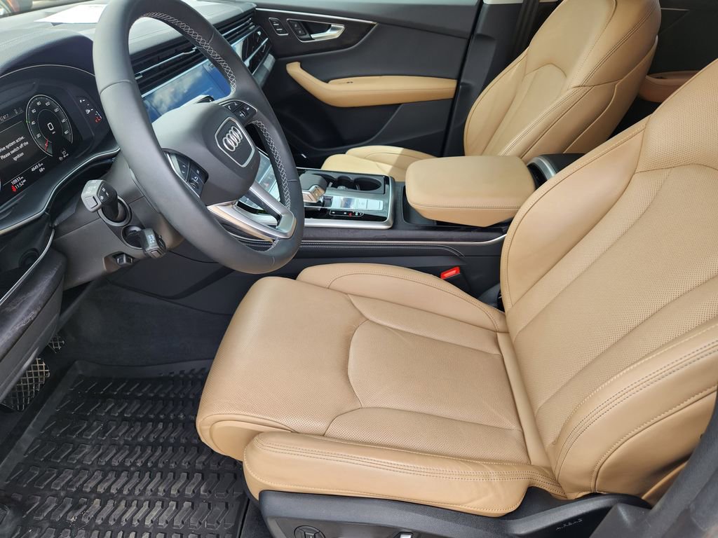Used 2025 Audi Q8 Prestige w/ Prestige Package AWD/4WD image 13
