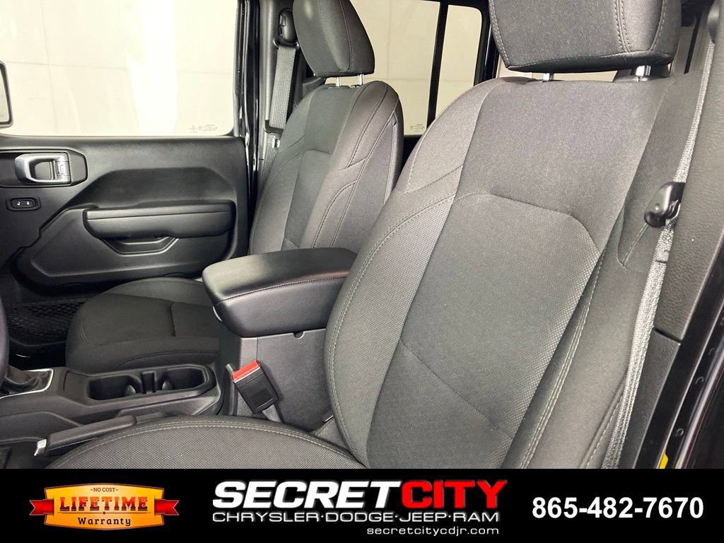 Used 2023 Jeep Wrangler Unlimited w/ Sun & Screen Package AWD/4WD image 10