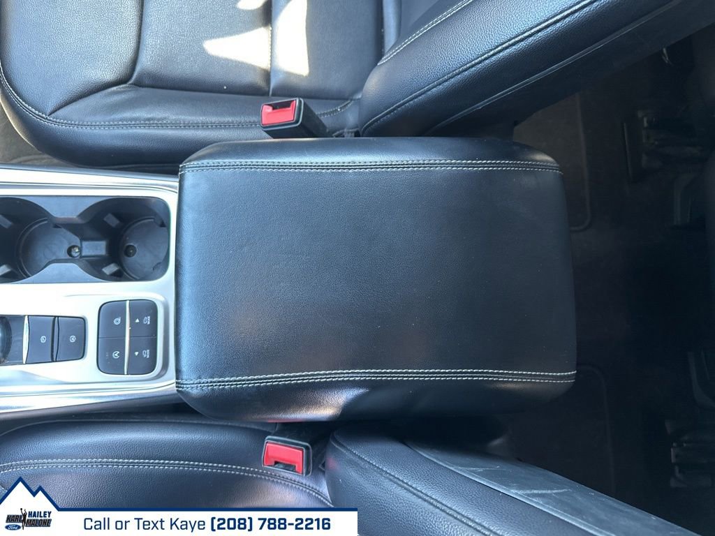 Used 2020 Ford Explorer XLT w/ Equipment Group 202A image 28