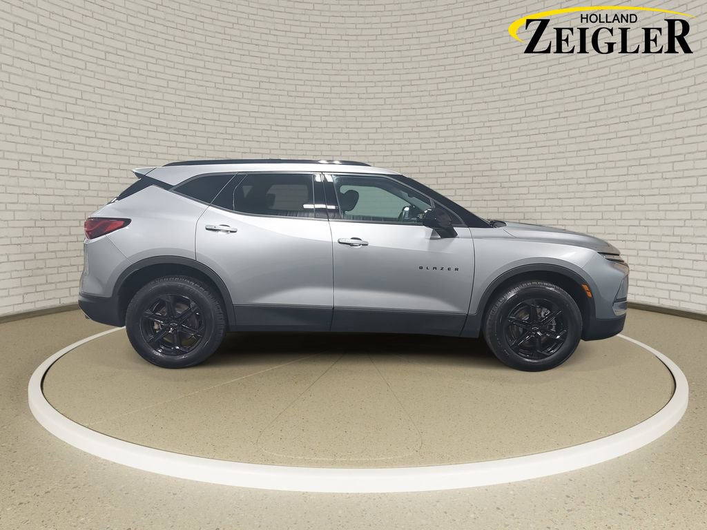 Used 2023 Chevrolet Blazer LT w/ Convenience Package image 4