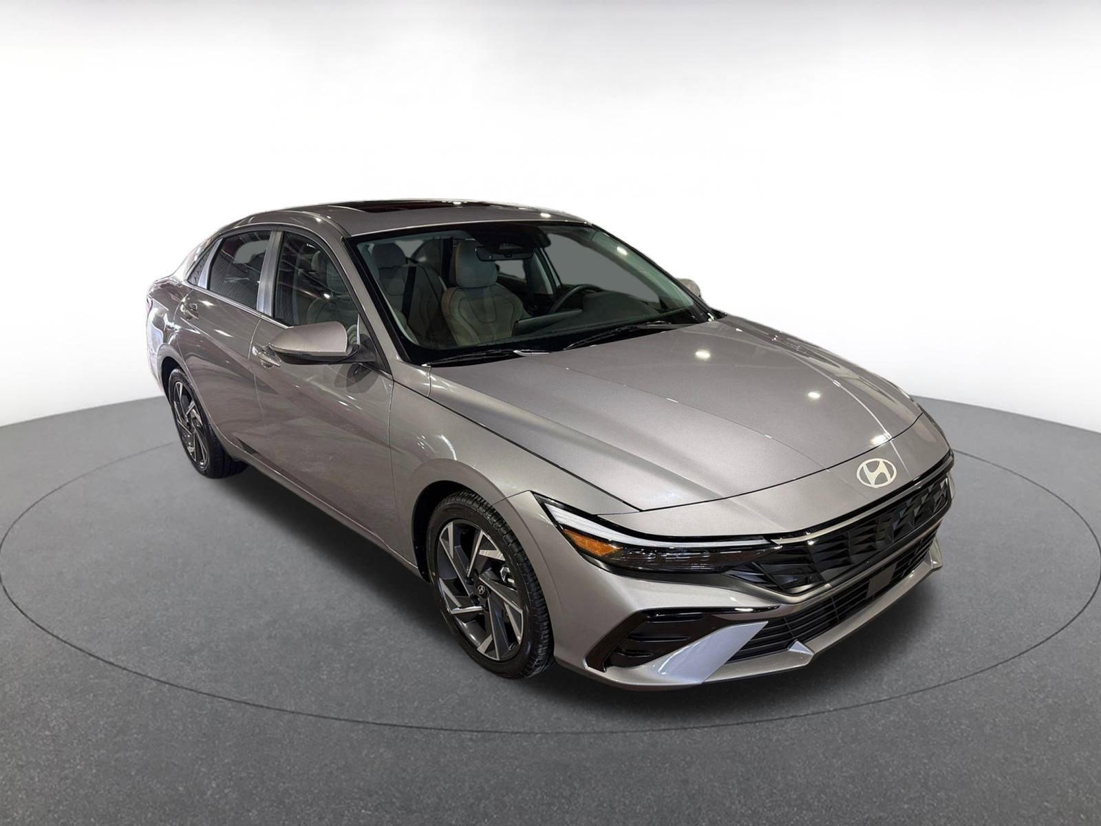 Used 2025 Hyundai Elantra Limited