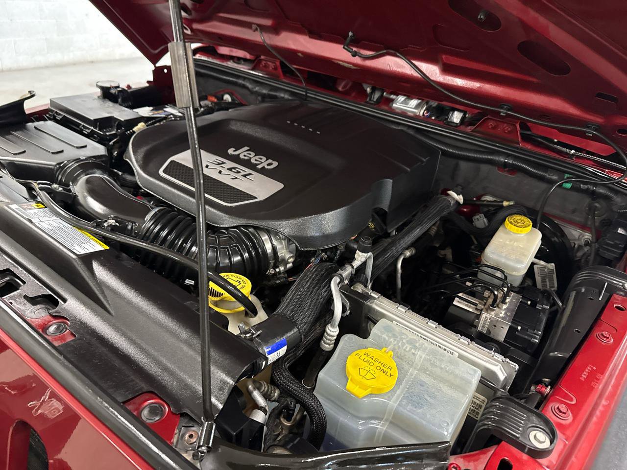 Used 2012 Jeep Wrangler Unlimited Sport image 69