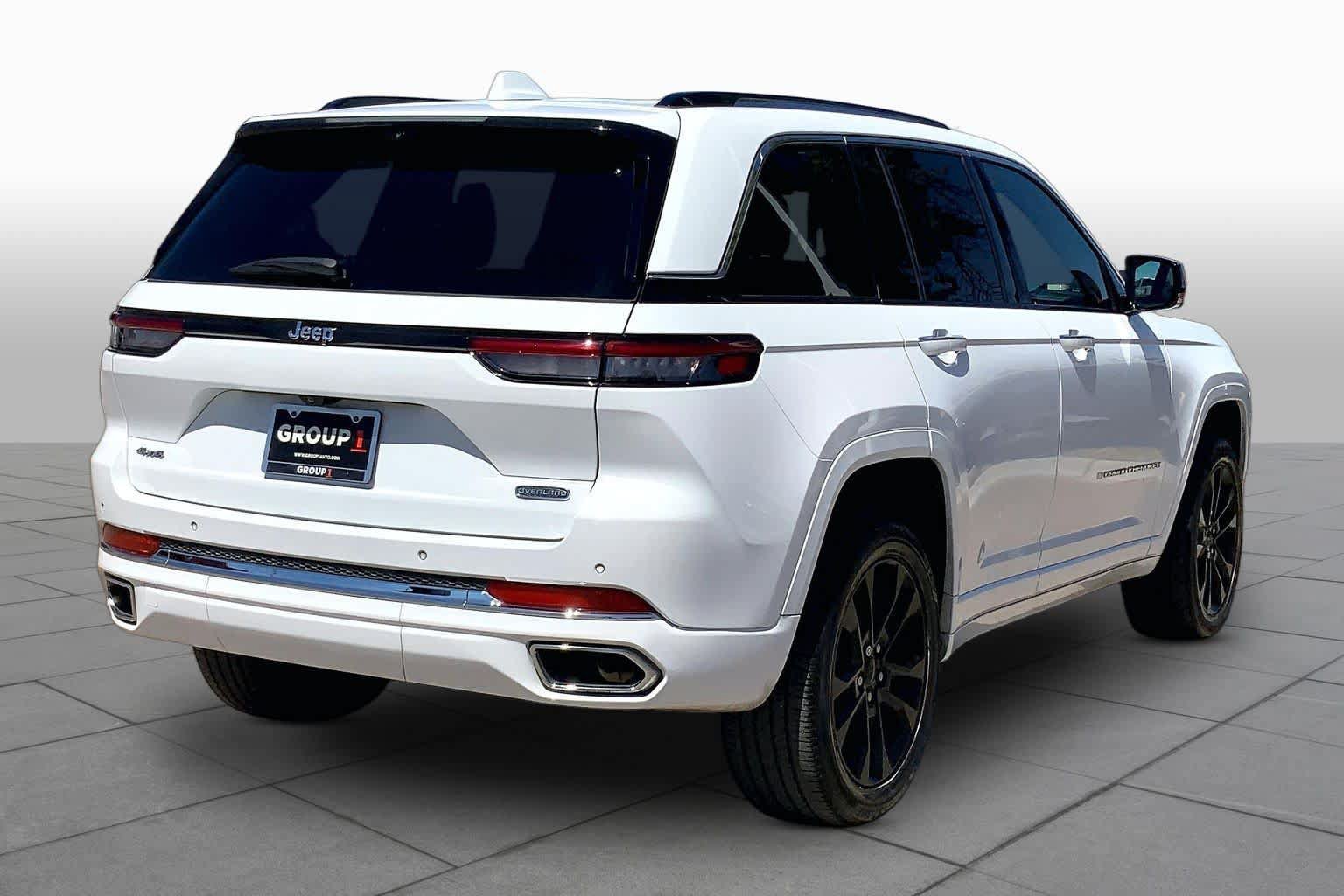 Used 2022 Jeep Grand Cherokee Overland w/ Adv Protech Group III AWD/4WD image 13