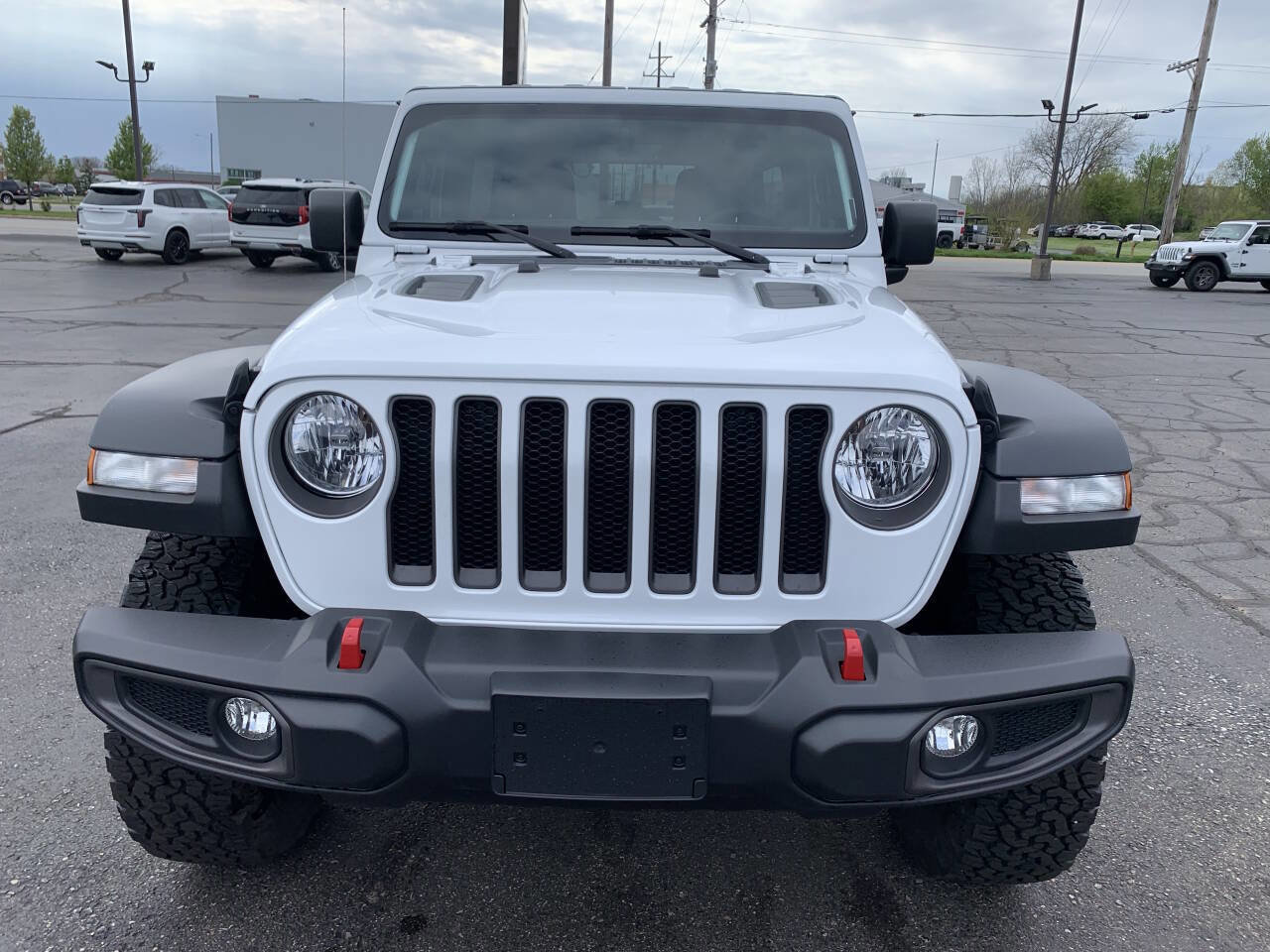 Used 2023 Jeep Wrangler Unlimited Rubicon w/ Dual Top Group AWD/4WD image 3