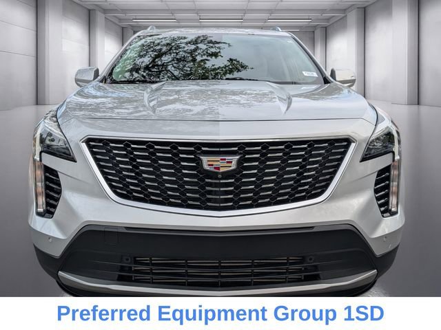 Used 2022 Cadillac XT4 Premium Luxury w/ Enhanced Visibility Package image 2