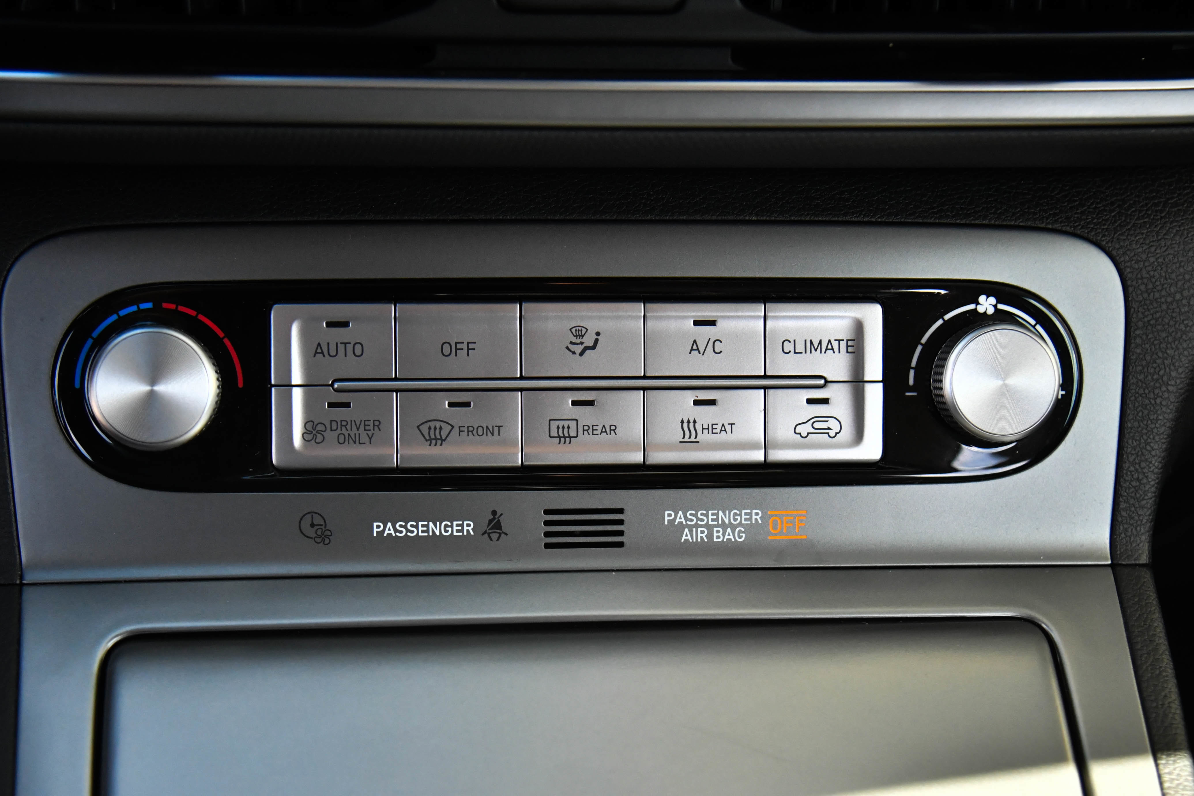 Used 2023 Hyundai Kona SE image 22