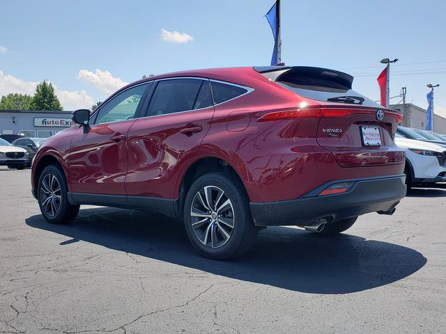 Used 2024 Toyota Venza LE AWD/4WD image 5
