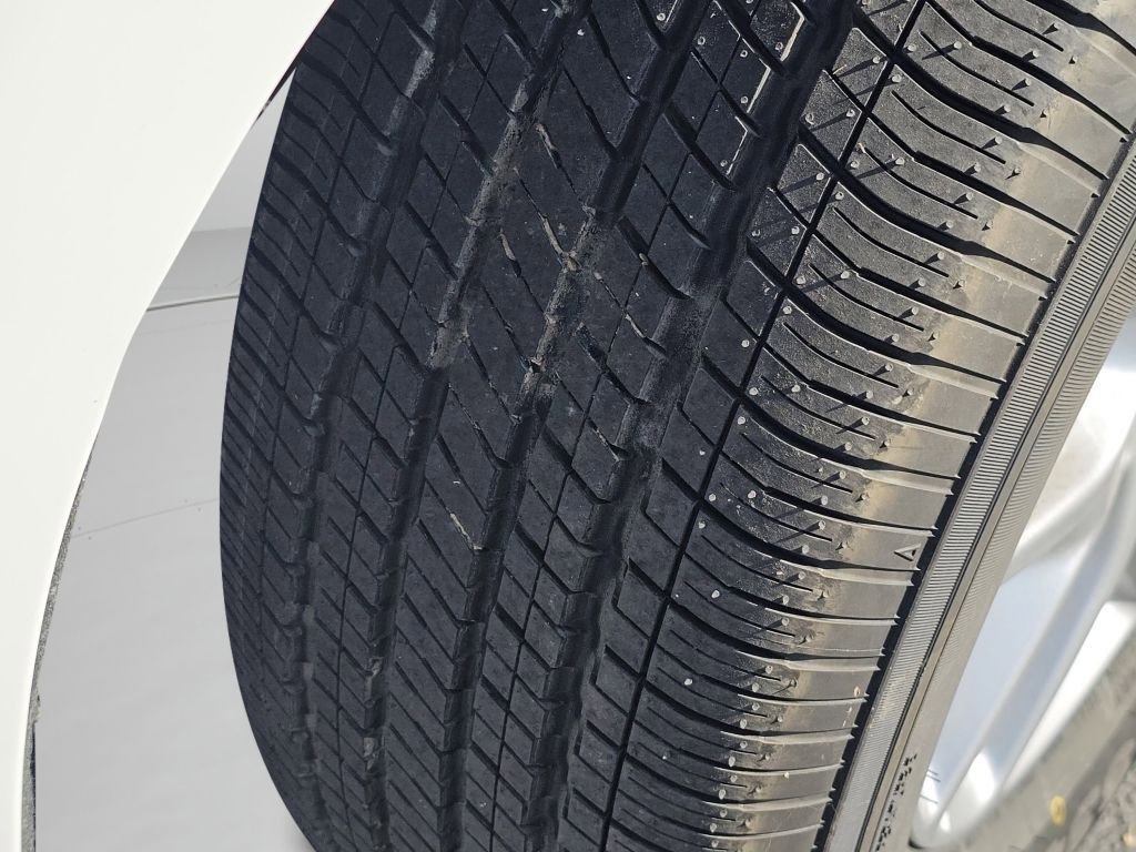 Used 2023 Chrysler Voyager LX image 18