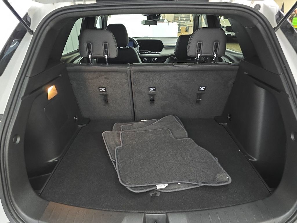 Used 2024 Chevrolet TrailBlazer ACTIV AWD/4WD image 11