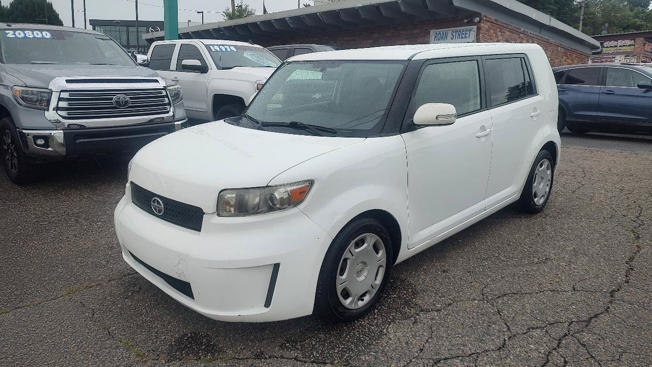 Used 2010 Scion xB FWD image 7