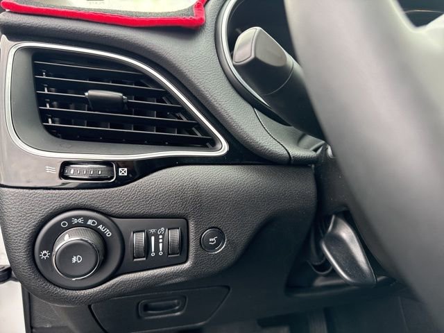 Used 2023 Jeep Cherokee Altitude Lux image 25