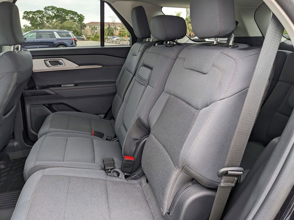 Used 2025 Ford Explorer Active image 19
