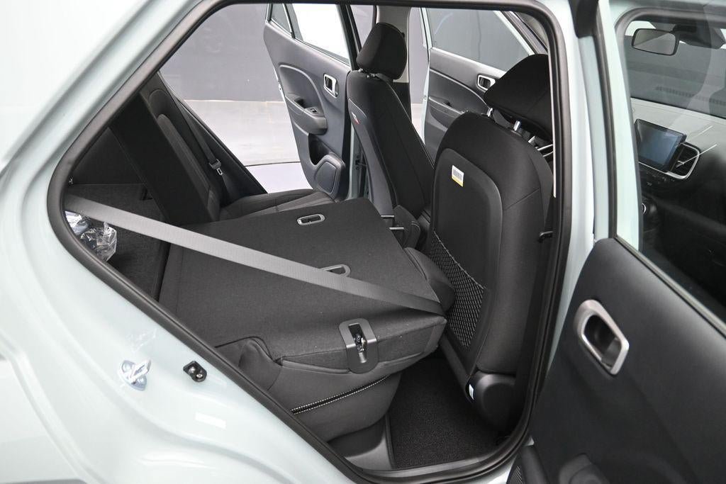 New 2026 Hyundai Venue SEL FWD image 28
