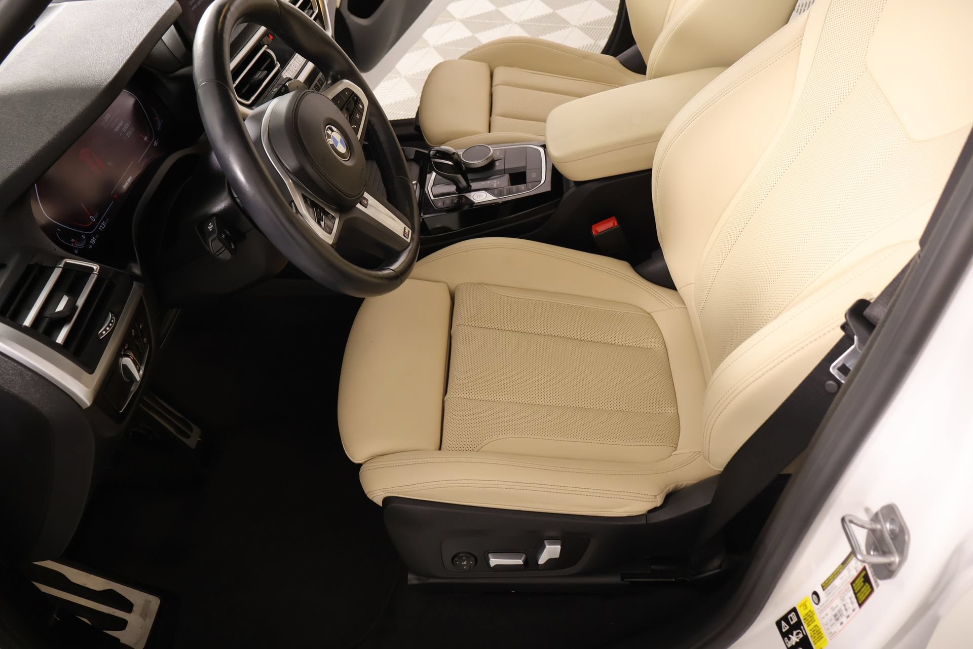 Used 2023 BMW X3 xDrive30i w/ M Sport Package AWD/4WD image 12