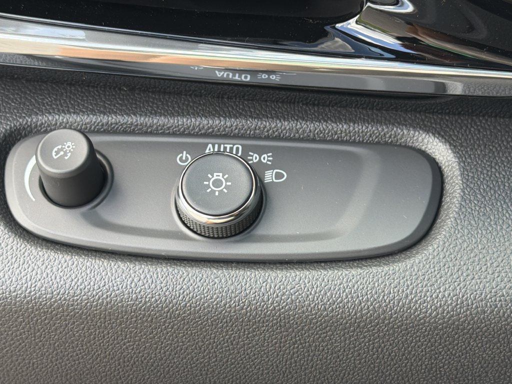 New 2026 Buick Envista Sport Touring w/ Convenience I Package FWD image 30