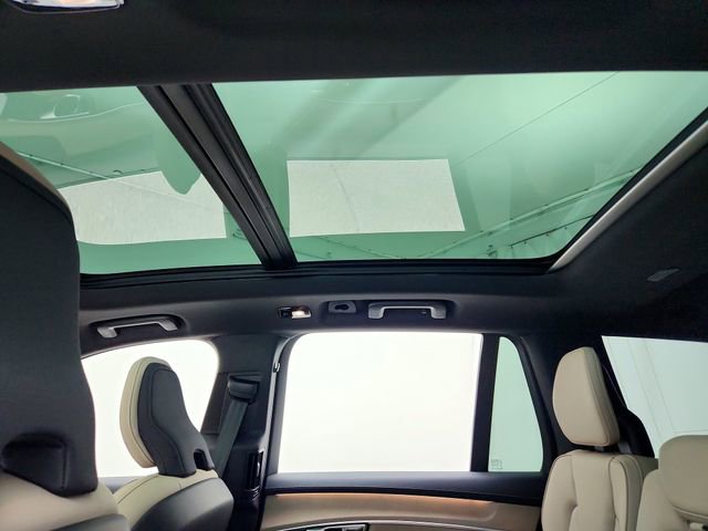 New 2026 Volvo XC90 T8 Plus w/ Protection Package Premier image 18