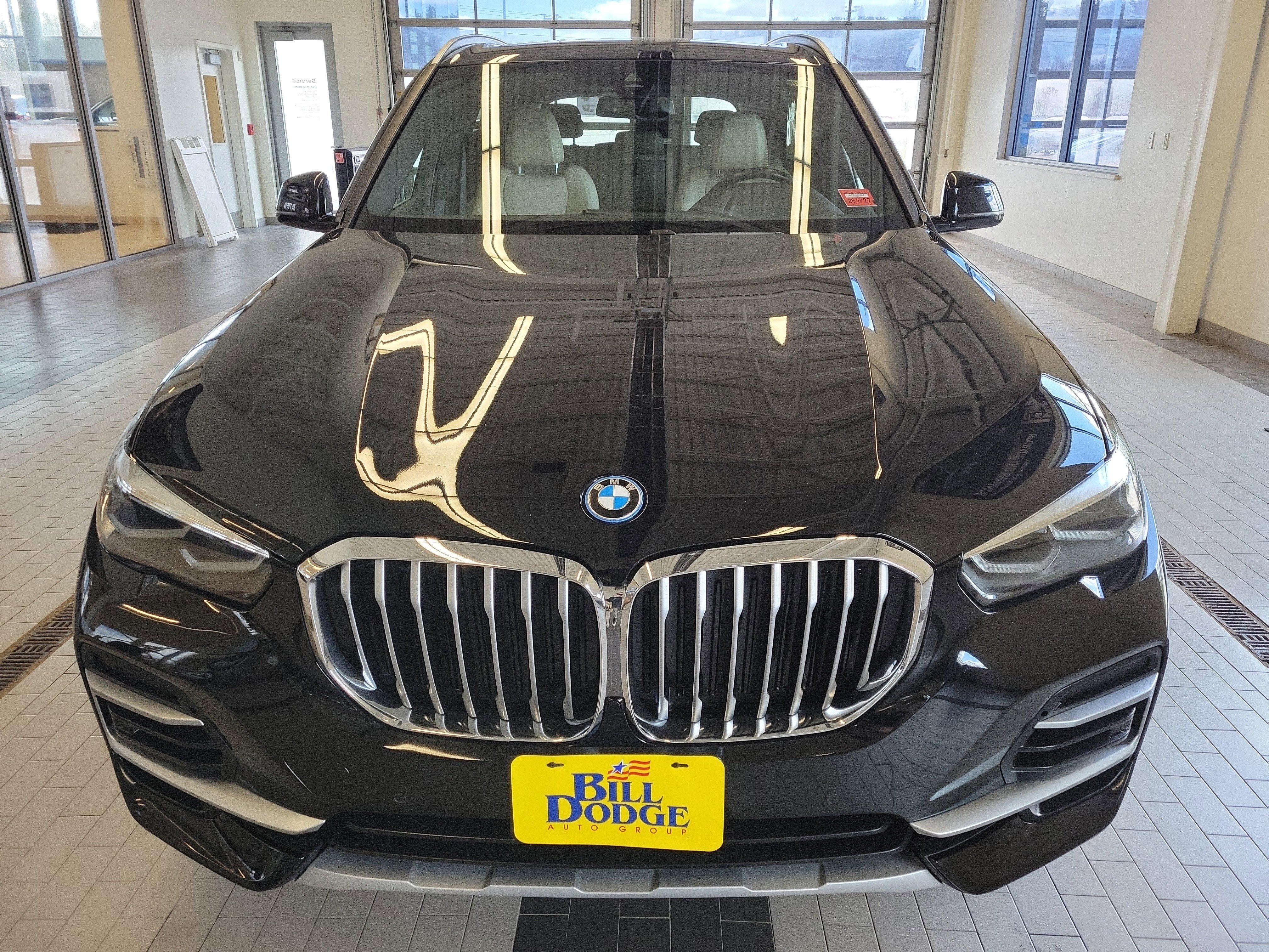 Used 2022 BMW X5 xDrive45e w/ Climate Comfort Package image 2